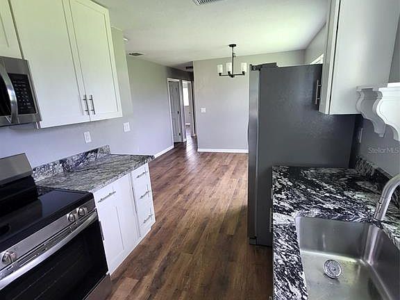 3rd image of 1159 SW RAINBOW AVENUE