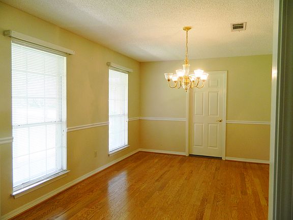 Formal Dining