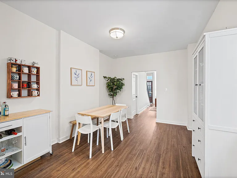 107 W Master St — Photo 10