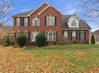 223 Comer Cir, Murfreesboro, TN 37128