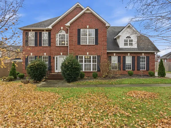 223 Comer Cir, Murfreesboro, TN 37128