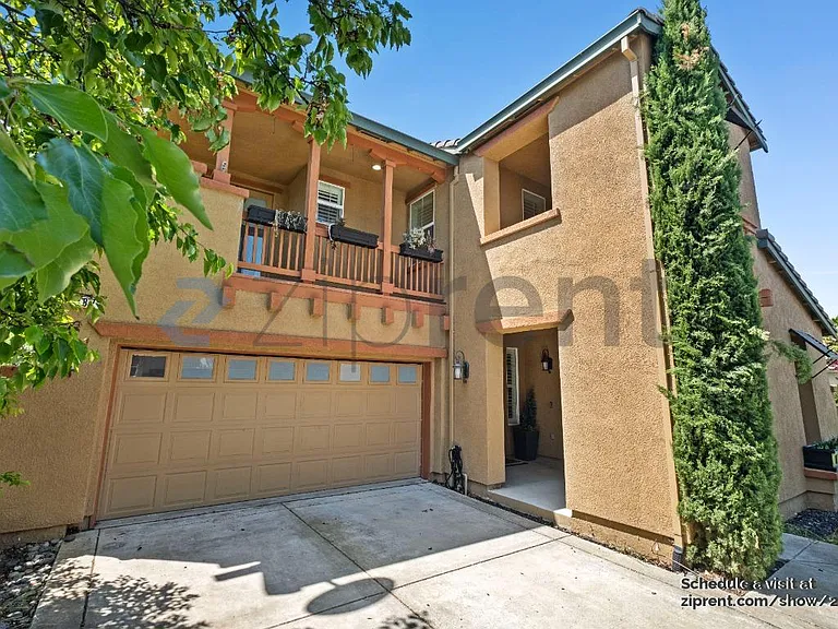 887 Hampton St — Photo 1