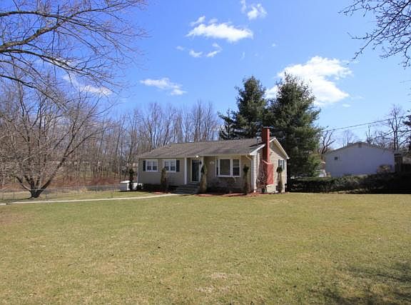 3rd image of 3491 Tulip Dr