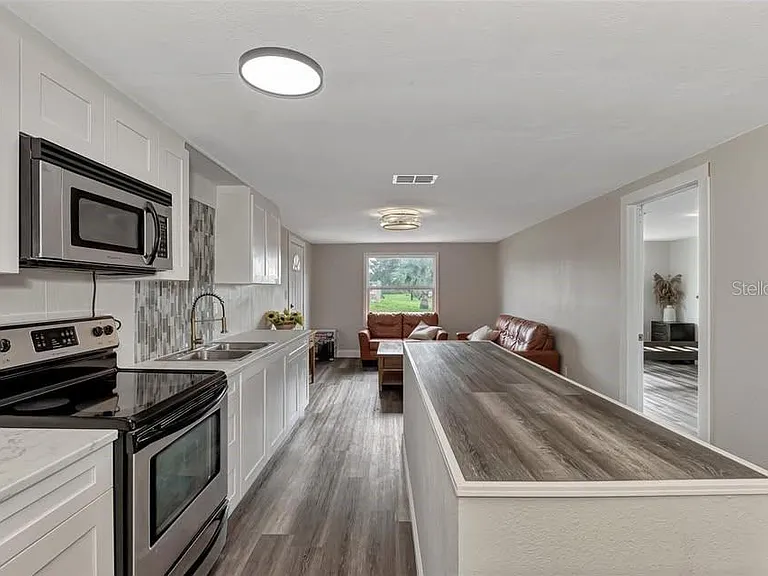 304 San Carlos Ave #B — Photo 8
