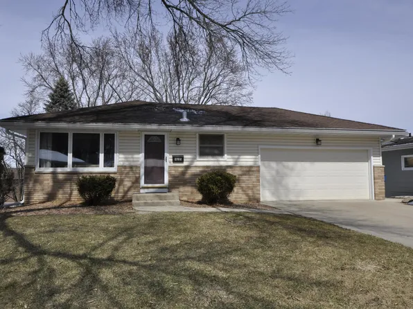 925 24th St NW, Rochester, MN 55901