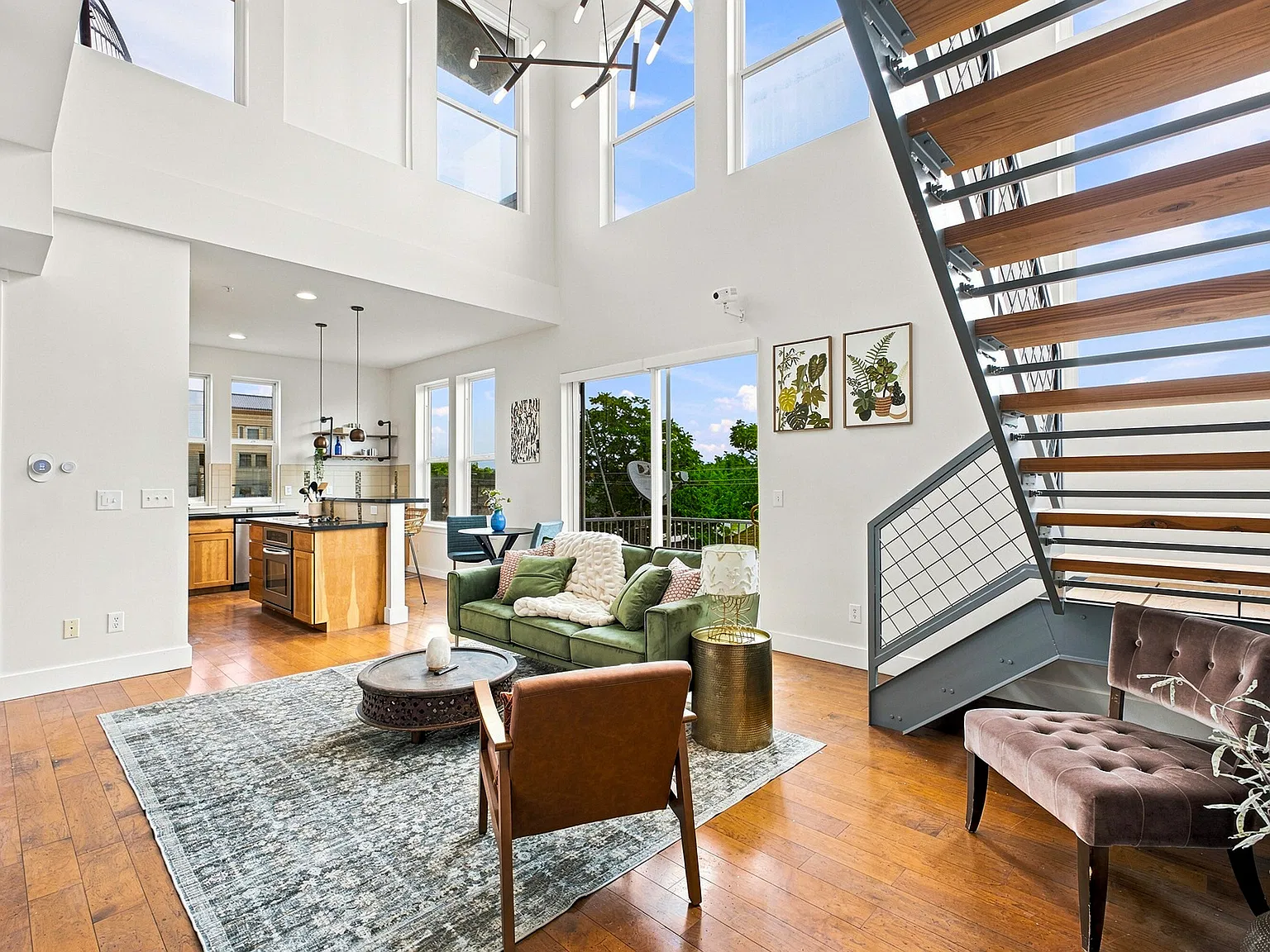 2 bed, 1216 sqft, $3,300 — Photo 3