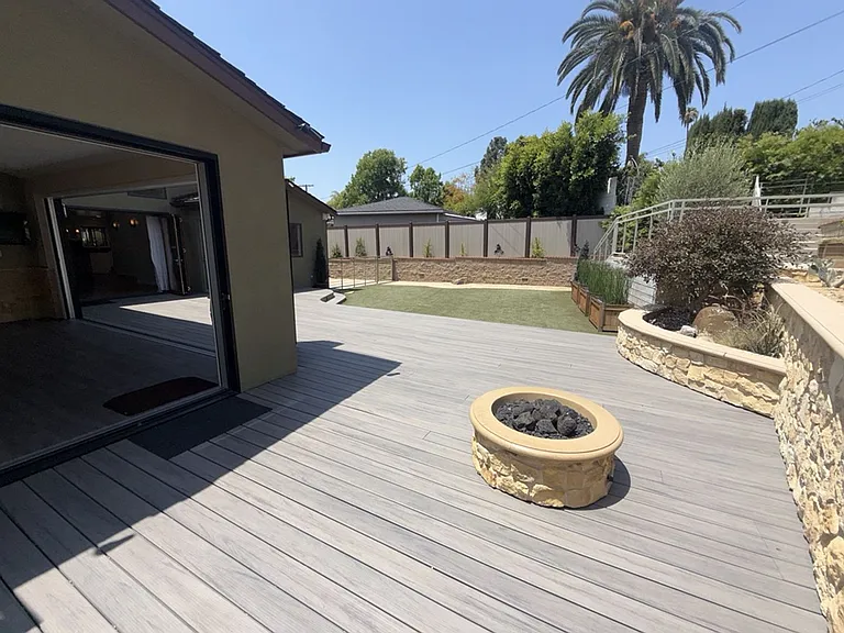 2746 N Kenneth Rd — Photo 32