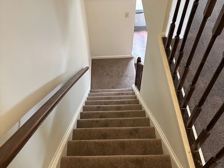 856 Woodcrest Dr — Photo 13