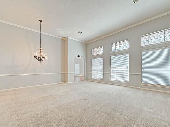 4th image of 2625 Bay Shore Dr