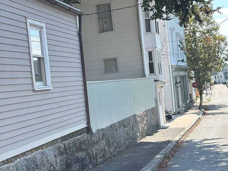 Gold St — Photo 12