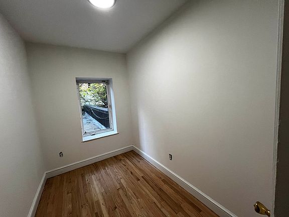 3rd image of 8 E 30th St APT 3D