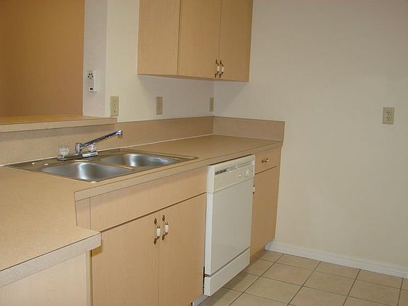 5th image of 106 SW Peacock Blvd APT 102