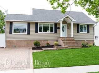2594 Mermaid Ave, Wantagh, NY 11793
