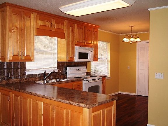 5th image of 6203 Glenridge Ln