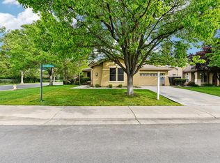 1040 Waterford Dr, West Sacramento, CA 95605