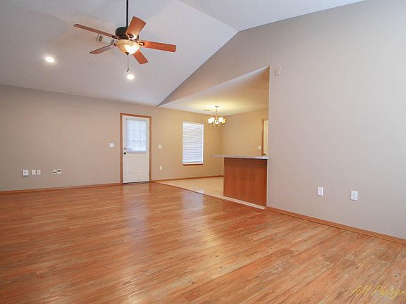 2nd image of 1928 N Caton Dr