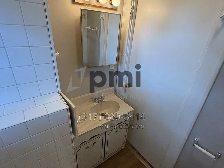 943 N Drexel Ave — Photo 12
