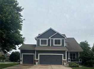1304 Ashdown Cir, Raymore, MO 64083