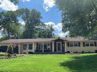 28 Maplewood Dr, Parsippany, NJ 07054