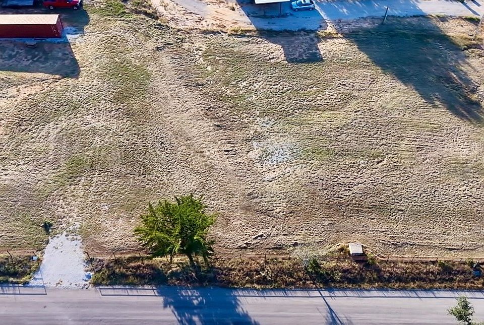 1st image of 311 Windy Hill Ln