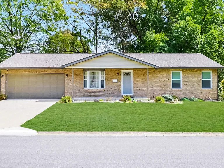 242 Weber Rd — Photo 26