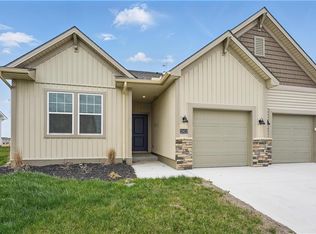 12408 S Acacia Dr, Lees Summit, MO 64086