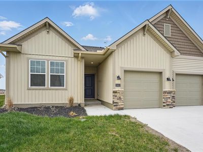 27306 E Acacia Dr, Lees Summit, MO, 64086