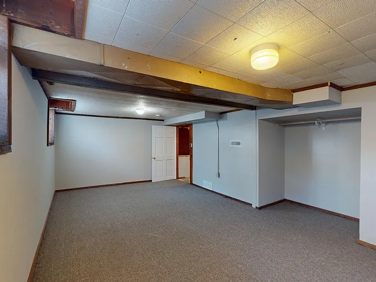 3121 Lincoln Way — Photo 16