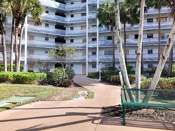 4th image of 4640 Lucerne Lakes Blvd Unit 502