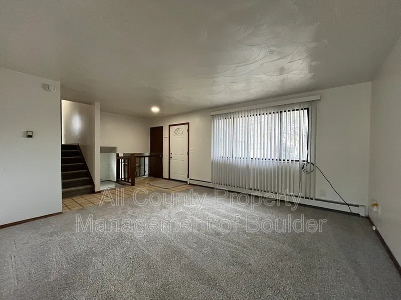 5 bed, 4.0 bath, 2005 sqft, $2,495 — Photo 4