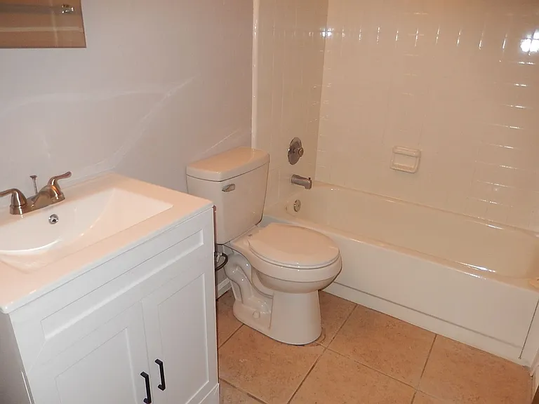 2334 Sylvan Ct — Photo 13