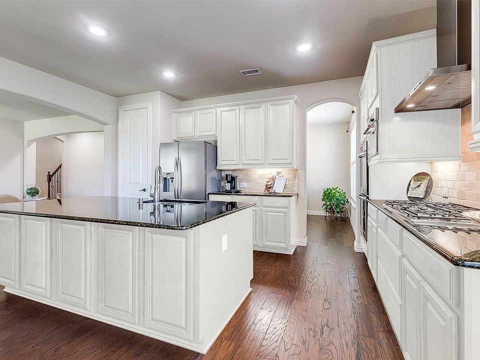 1st image of 284 Benwick Dr