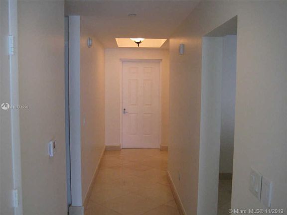 5th image of 3340 NE 190th St APT 1708