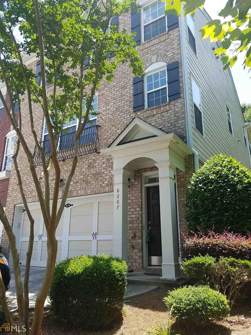 6207 Indian Wood Cir photo 1