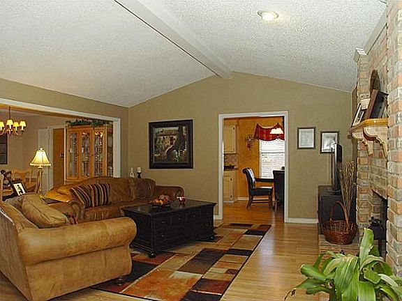5th image of 2208 Owens Blvd