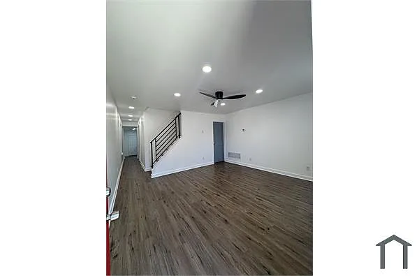 Building Photo - 5855 Magnolia St