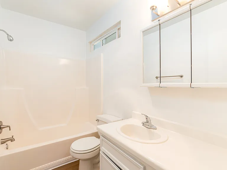 417 W North Ave #100 — Photo 10