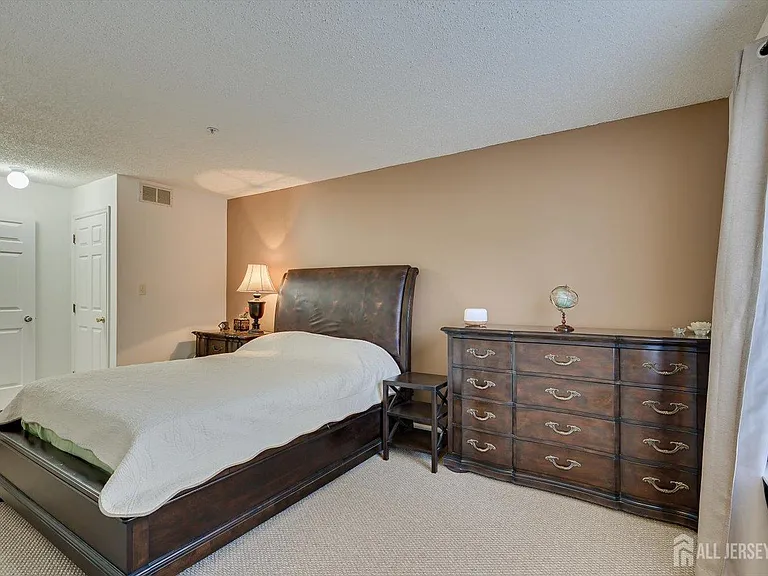 150 Prestwick Way — Photo 16