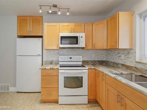 2nd image of 627 Garland St N
