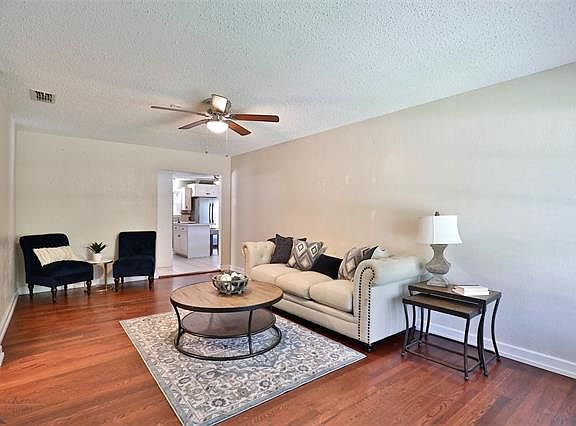 3rd image of 3201 Bickley St
