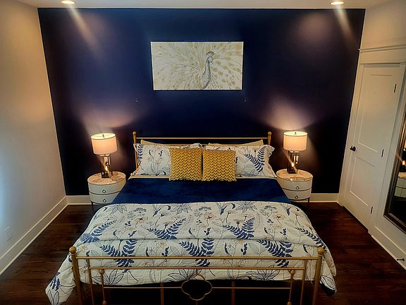 2nd Master Bedroom w its own private bath