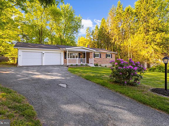2nd image of 2505 Lewis Ln