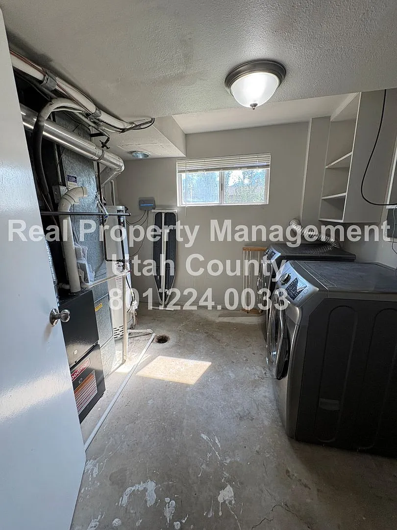 1474 N 375 W — Photo 3