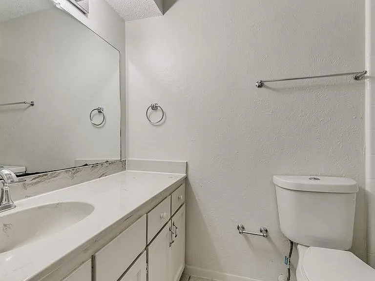 2023 Ct Pl — Photo 12