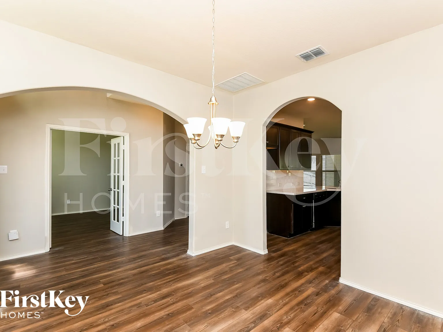 4 bed, 2.5 bath, 2498 sqft, $2,730 — Photo 4