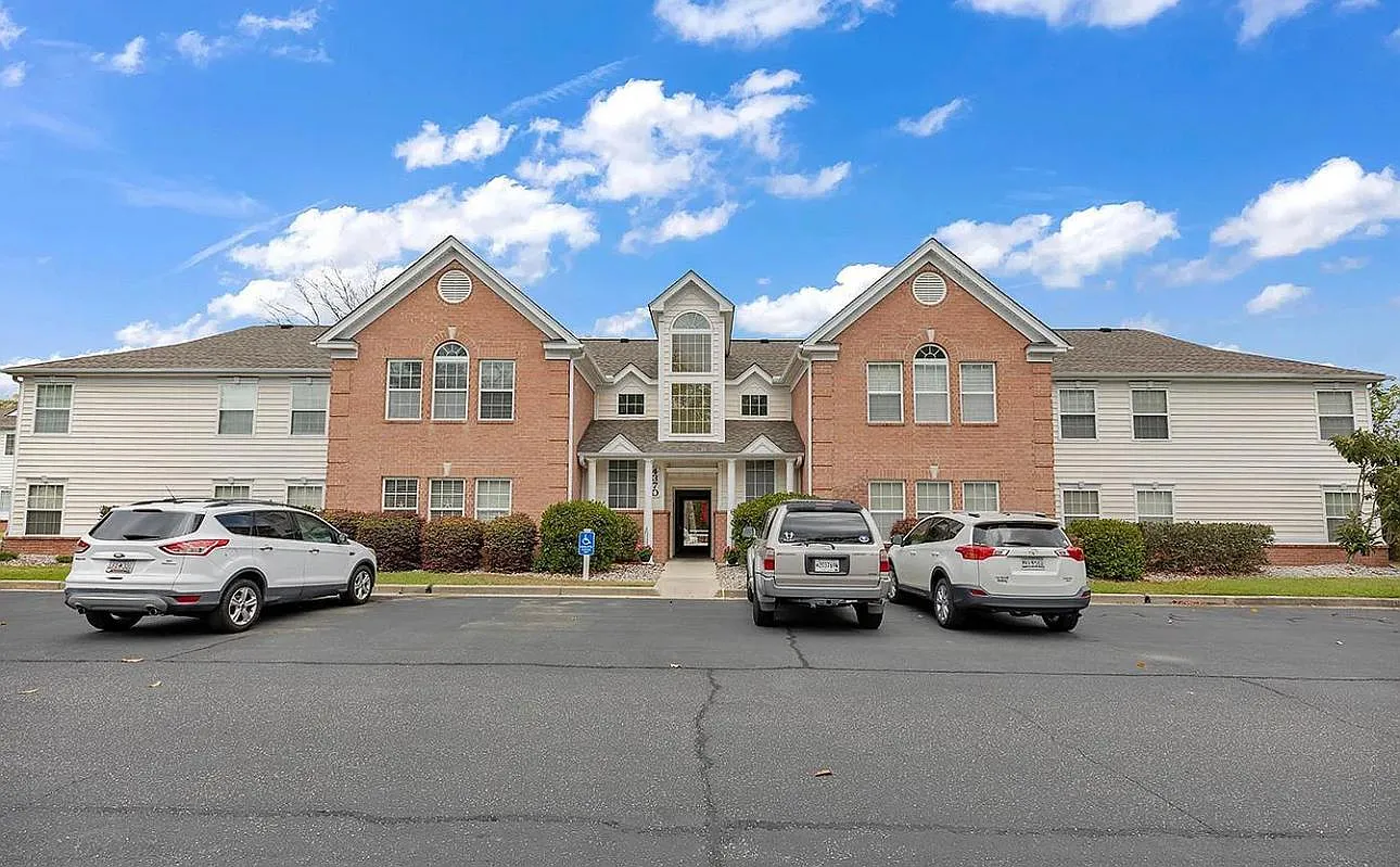 4370 Crepe Myrtle Ct — Photo 1