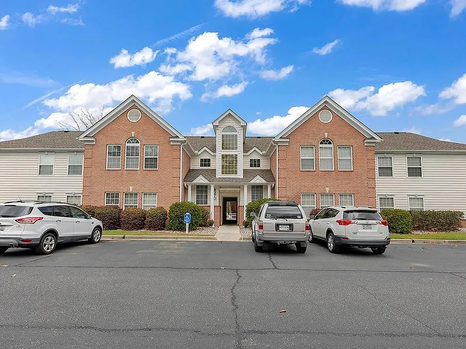 4370 Crepe Myrtle Ct