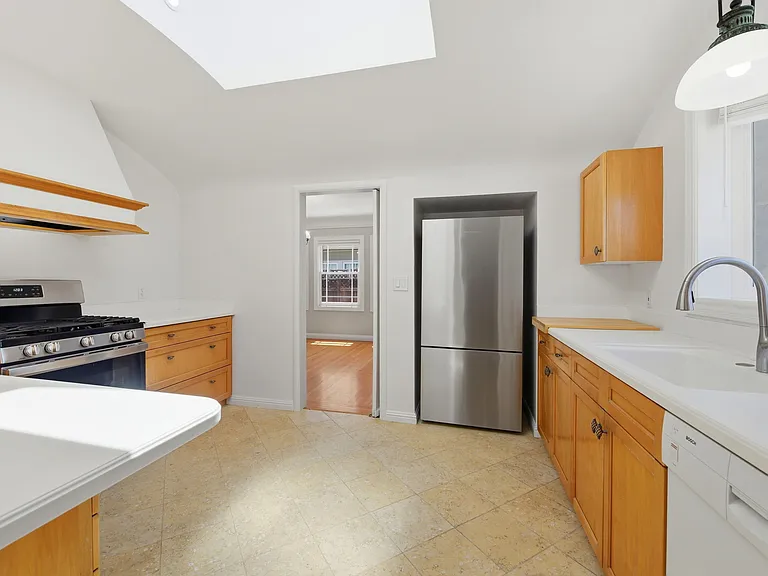 126 Jeter St — Photo 12