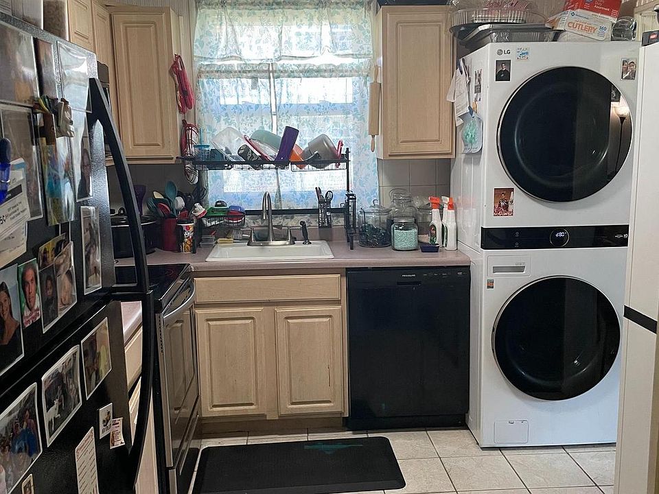 2nd image of 19 Florence Tollgate Pl Unit 2