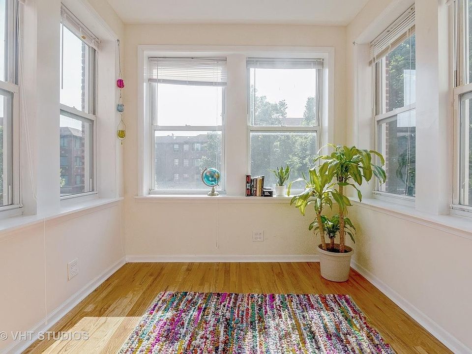 1st image of 4842 N Albany Ave APT 1